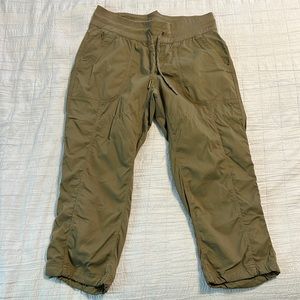 North face cropped cargo pant